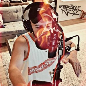 Meet your Posher, Laurence